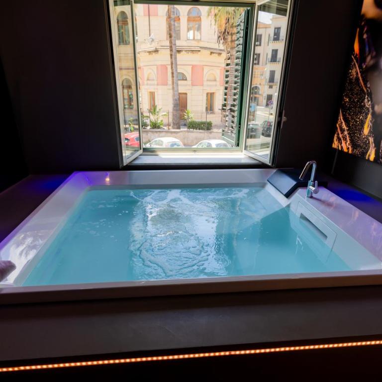 Maximum Suite & Spa - Junior Suite with Private Pool - 2