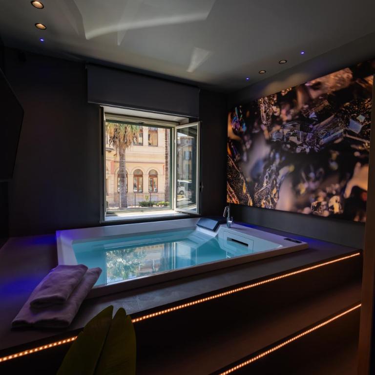 Maximum Suite & Spa - Junior Suite with Private Pool - 3