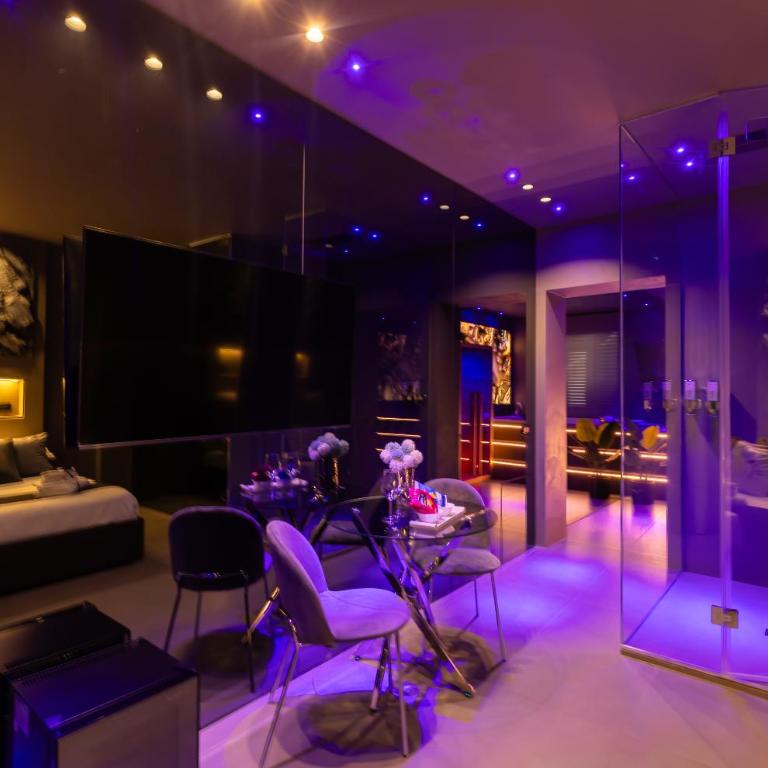 Maximum Suite & Spa - Junior Suite with Private Pool - 7