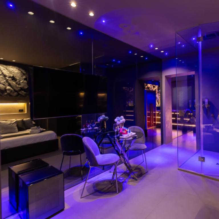 Maximum Suite & Spa - Junior Suite with Private Pool - 8