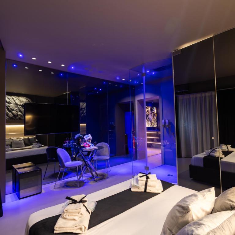 Maximum Suite & Spa - Junior Suite with Private Pool - 9