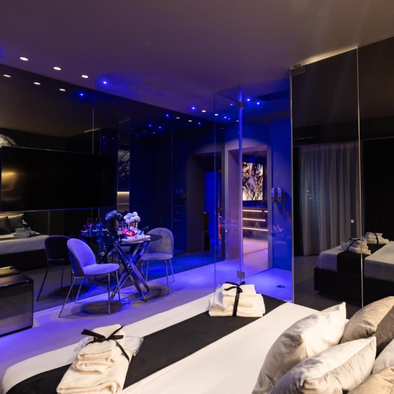 Maximum Suite & Spa - Junior Suite with Private Pool - 10