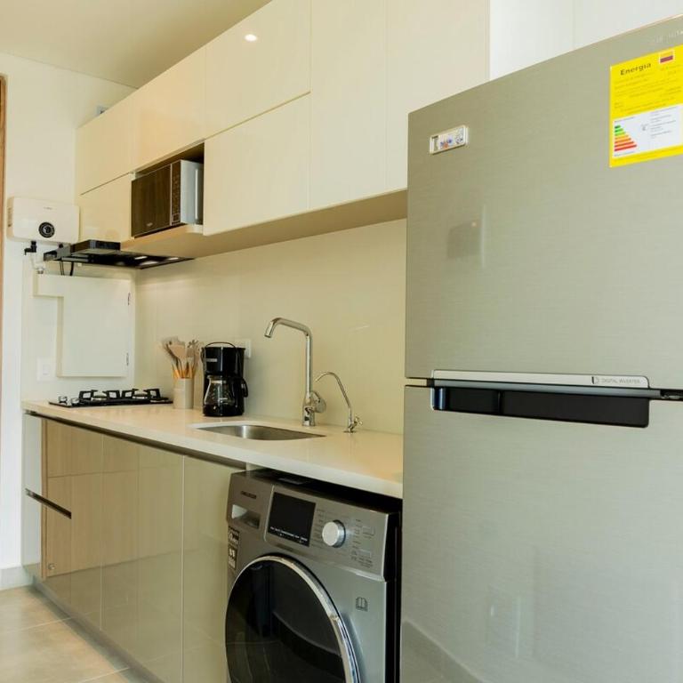 Modern High Rise Studio Steps to Beach & Marina - Apartamento de 1 dormitorio - 16