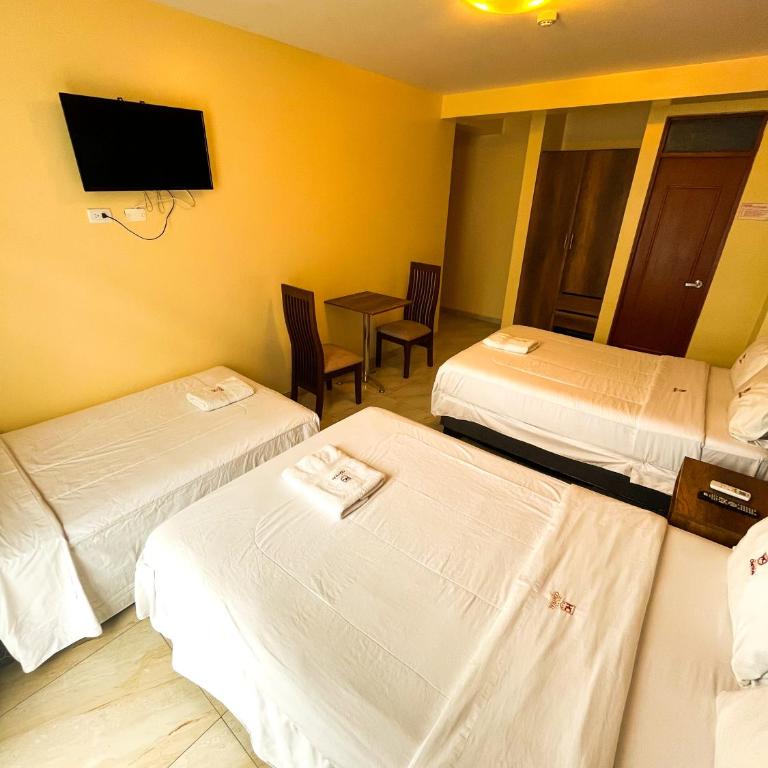 Hotel Central - Triple Room - 7