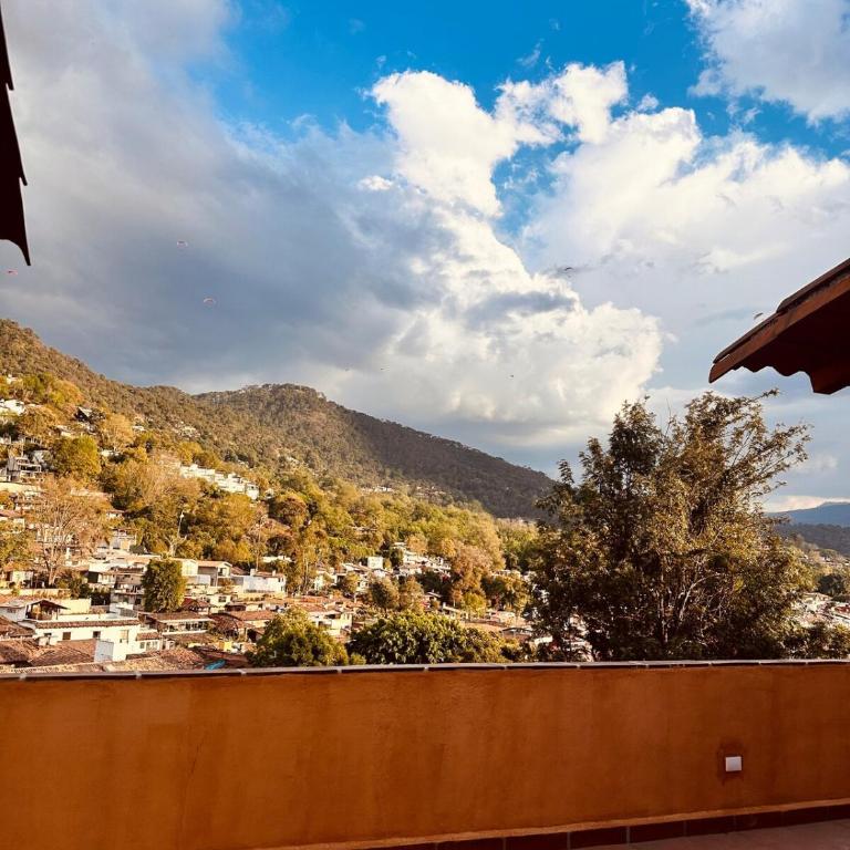 Casa Rústica en el Centro de Valle de Bravo - Casa de 3 dormitorios - 3