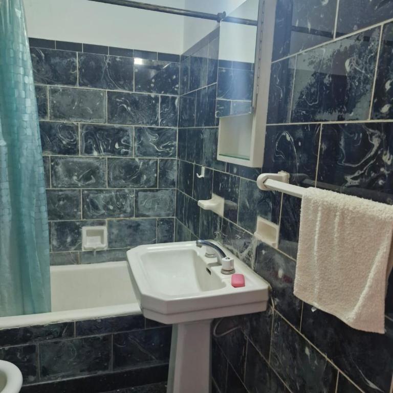 Departamento en el centro con balcón - Apartamento de 1 dormitorio - 9