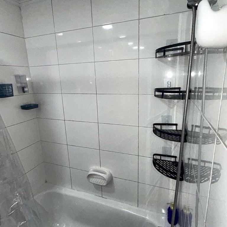 Apartment with AC Terrace Metro Lines 2 y 3 y 5 Tourism Work - One-Bedroom Apartment - 2