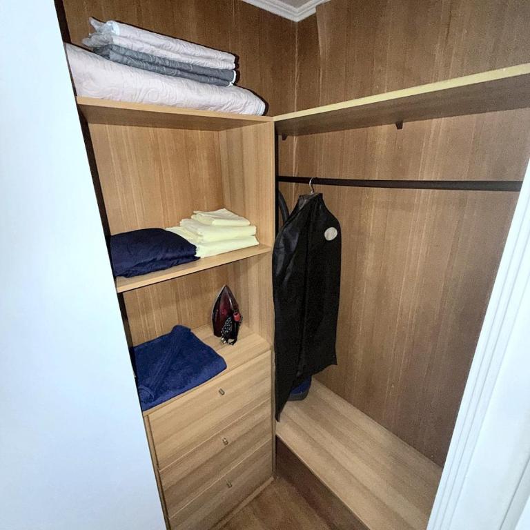 Apartment with AC Terrace Metro Lines 2 y 3 y 5 Tourism Work - One-Bedroom Apartment - 9