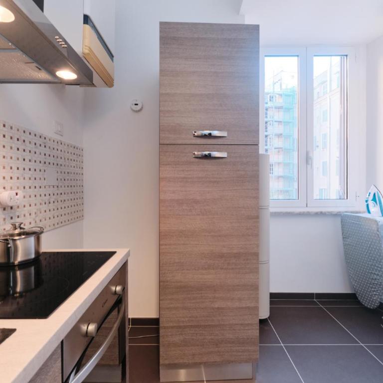 Colosseo-Trevi Iconic & Central for 8 Wi Fi AC - Appartamento con 4 Camere da Letto - 68