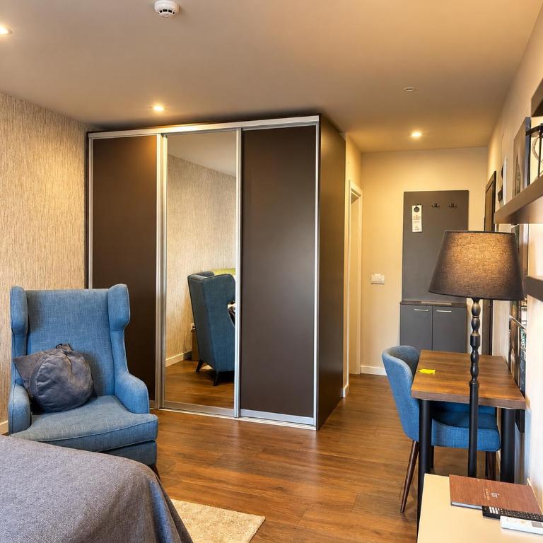 Apart Hotel Maksimum - Chambre Lit King-Size Supérieure - 11