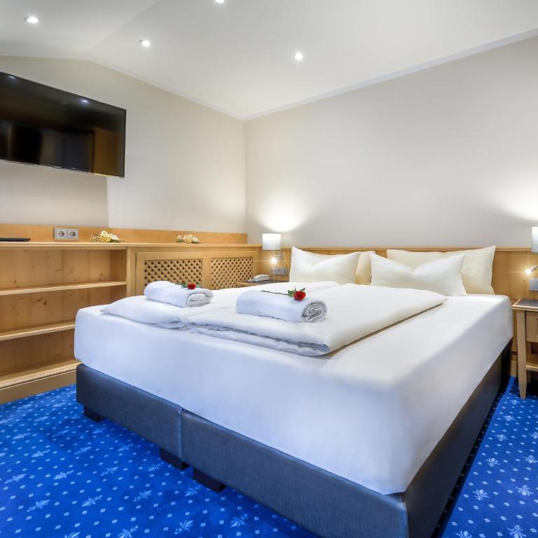 Hotel Alpenstuben - Familienzimmer mit eigenem Bad - 4