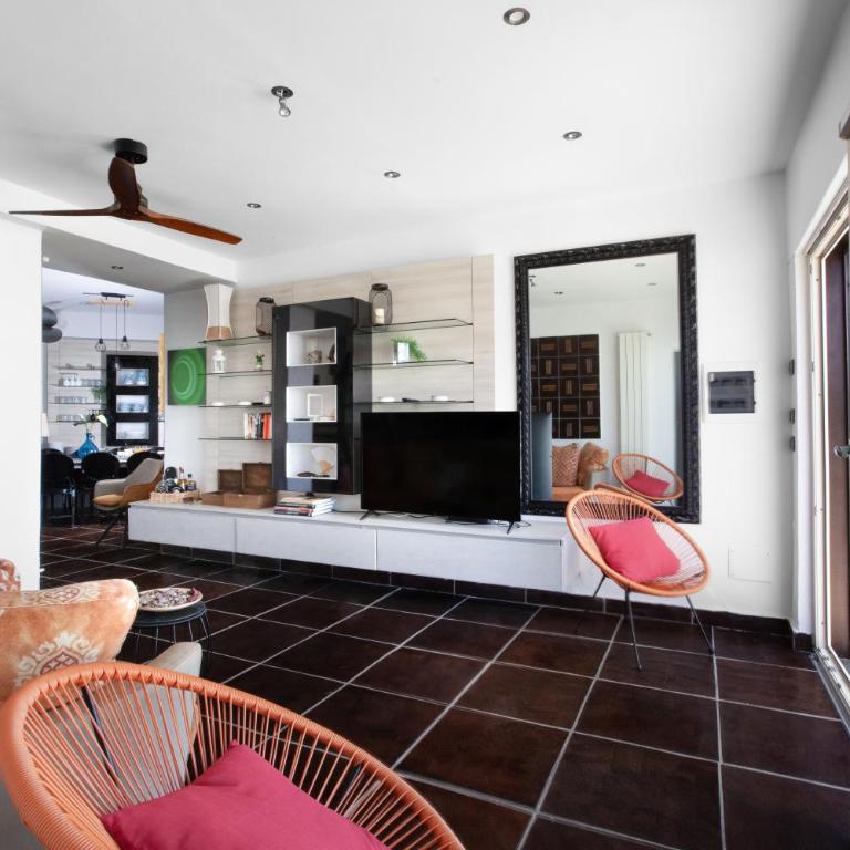Spacious Sorrento Villa with Pool, Jacuzzi & Panoramic Sea View - Villa - 3