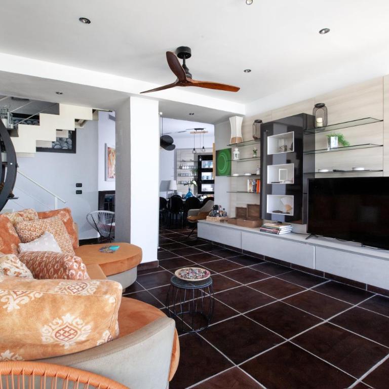 Spacious Sorrento Villa with Pool, Jacuzzi & Panoramic Sea View - Villa - 4