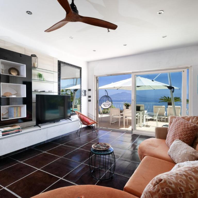 Spacious Sorrento Villa with Pool, Jacuzzi & Panoramic Sea View - Villa - 28