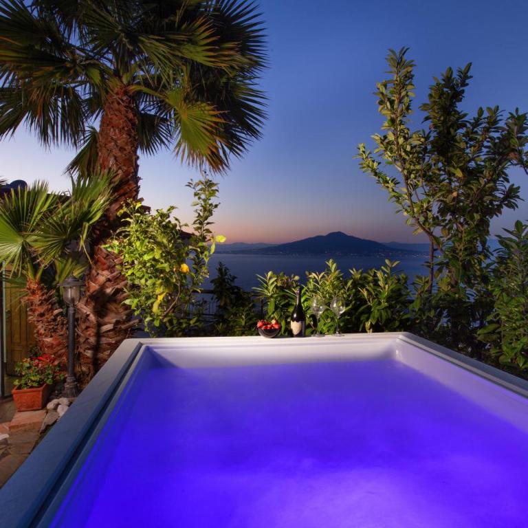 Spacious Sorrento Villa with Pool, Jacuzzi & Panoramic Sea View - Villa - 18