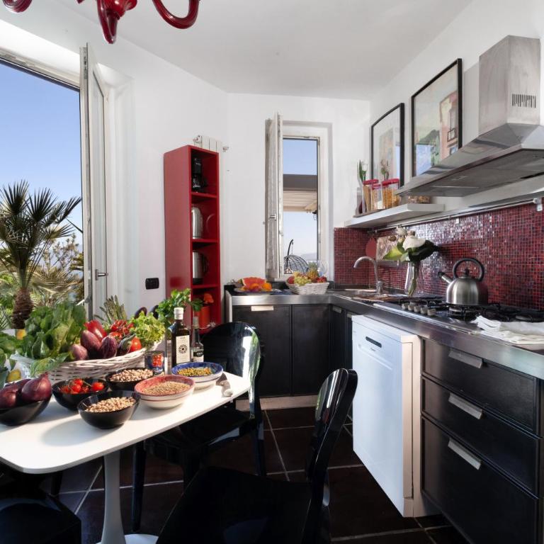 Spacious Sorrento Villa with Pool, Jacuzzi & Panoramic Sea View - Villa - 47
