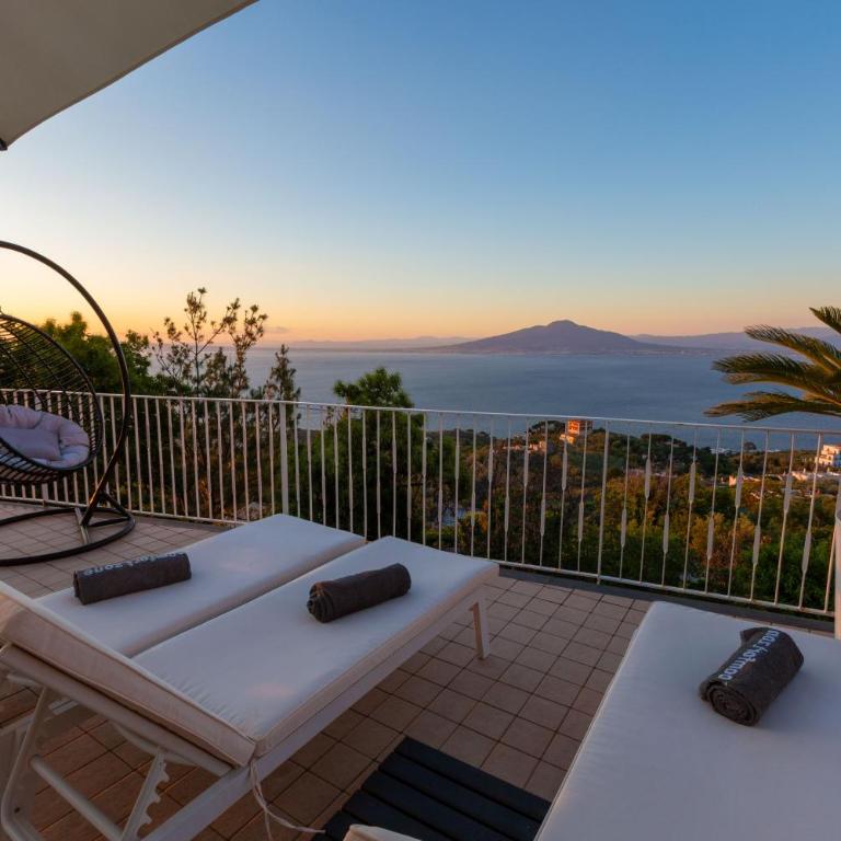 Spacious Sorrento Villa with Pool, Jacuzzi & Panoramic Sea View - Villa - 87