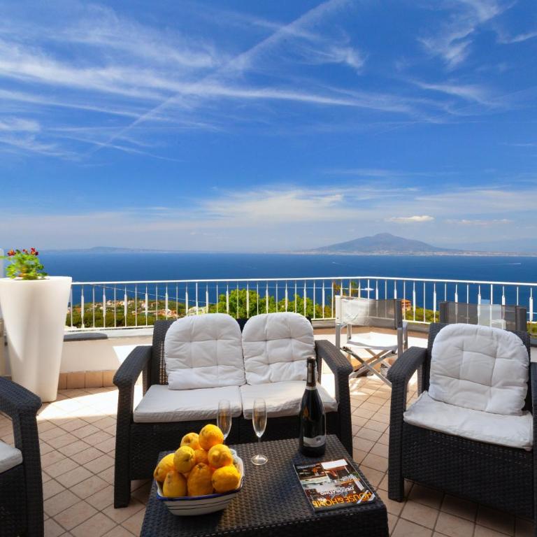 Spacious Sorrento Villa with Pool, Jacuzzi & Panoramic Sea View - Villa - 62