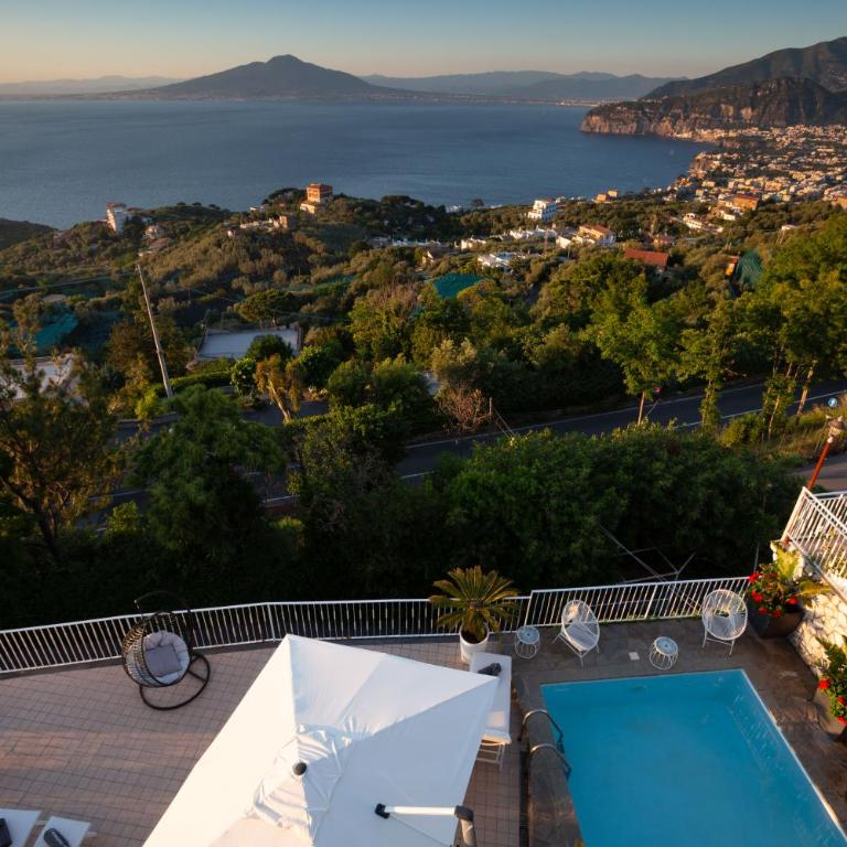 Spacious Sorrento Villa with Pool, Jacuzzi & Panoramic Sea View - Villa - 84