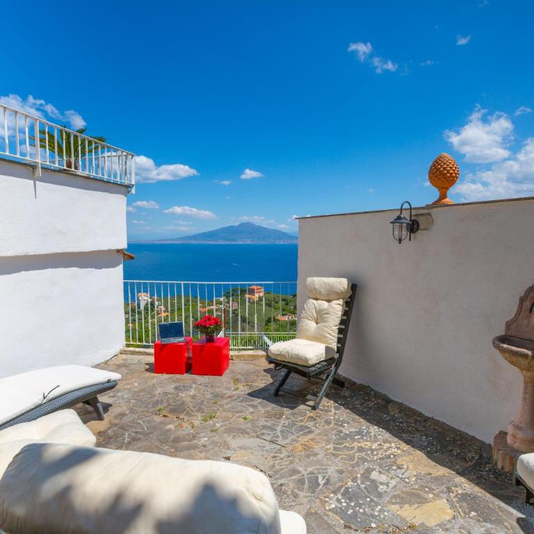 Spacious Sorrento Villa with Pool, Jacuzzi & Panoramic Sea View - Villa - 90