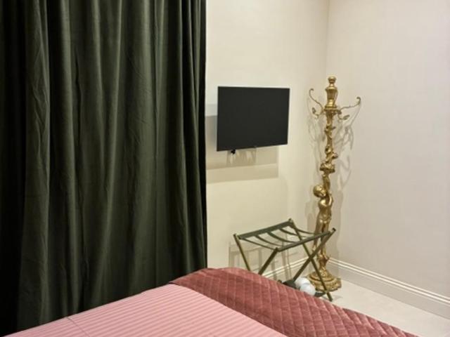 The Love Nest - One-Bedroom Apartment - 14