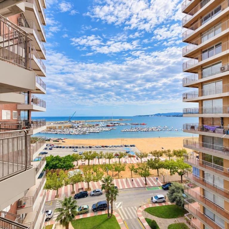 Mediterranean Beachfront - Appartamento - 40