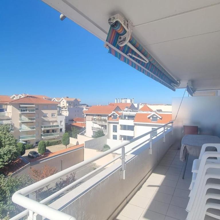 Bright apartment near beach and train station - Apartamento - 1