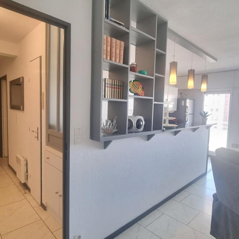 Bright apartment near beach and train station - Apartamento - 5