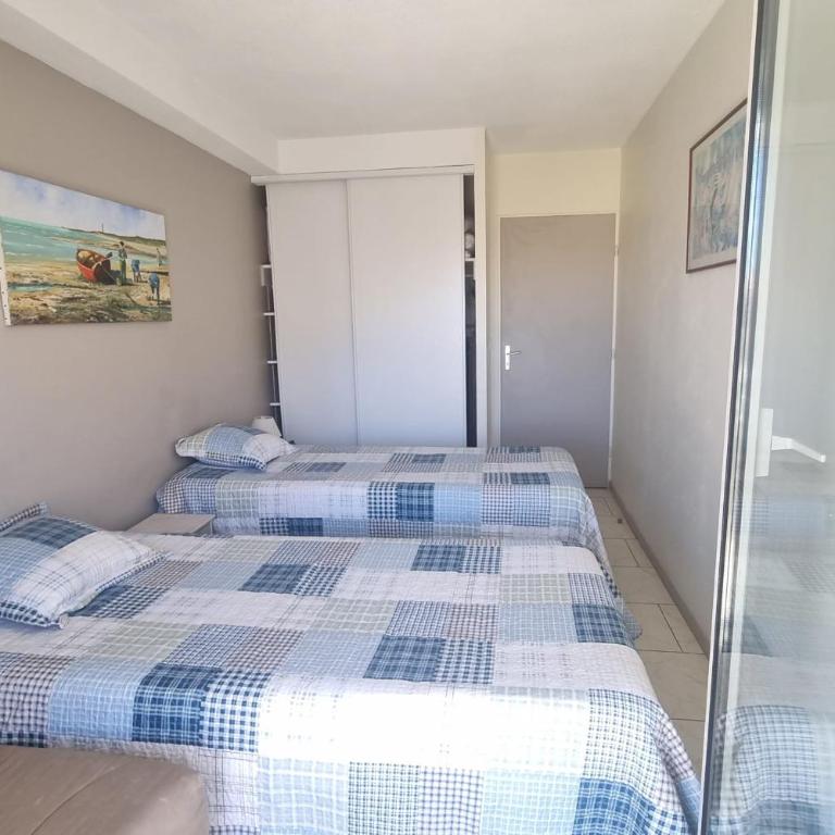 Bright apartment near beach and train station - Apartamento - 10