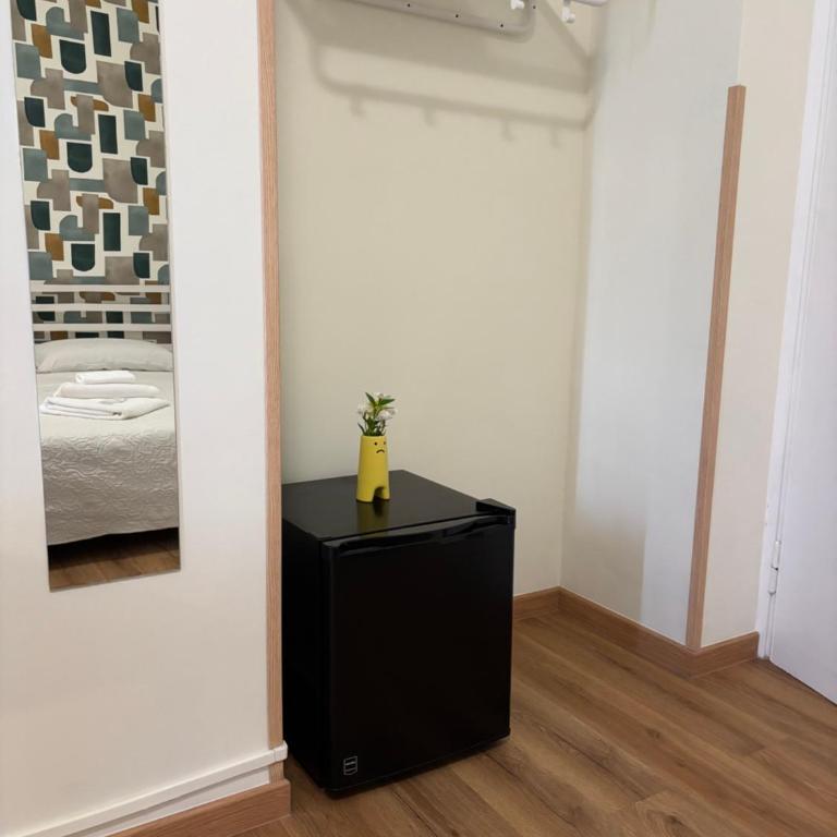 Eva Suites - Camera Matrimoniale con Bagno Privato - 16