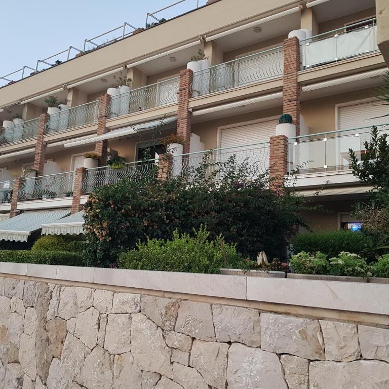 Exclusive on the beach - Two-Bedroom Apartment - 48