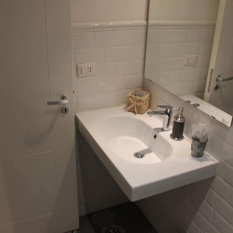 Spazio Cavour Guesthouse - Camera Quadrupla Comfort - 5