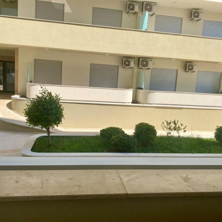 Ground Floor Apt with Balcony - Apartman sa 1 Spavaćom Sobom - 2
