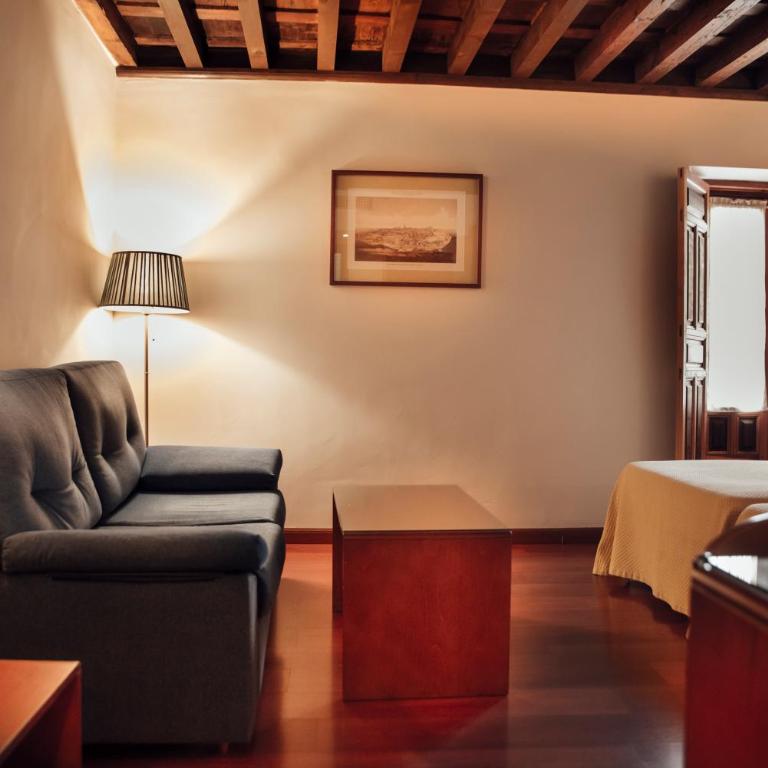 Hotel Santa Isabel - Habitación Doble Superior - 2 camas - 6