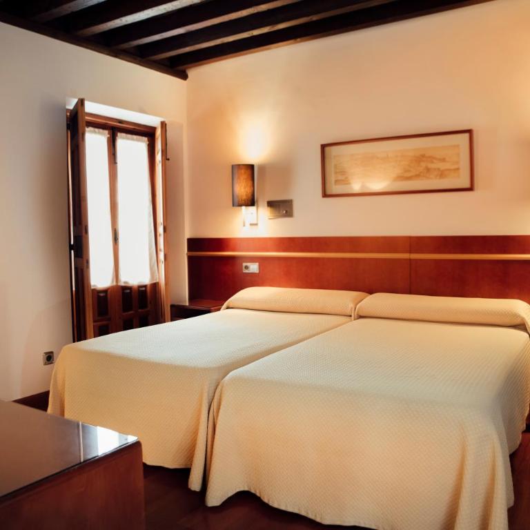 Hotel Santa Isabel - Habitación Doble Superior - 2 camas - 4