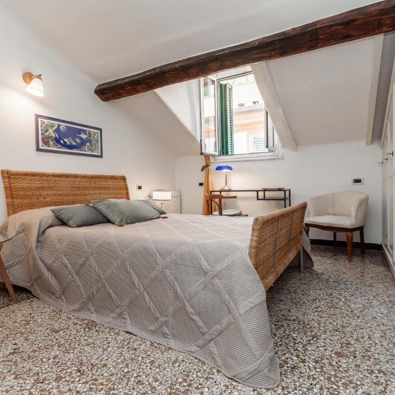 Mansarda nel Centro Storico di Genova con 5 posti letto - Appartamento con 2 Camere da Letto - 19