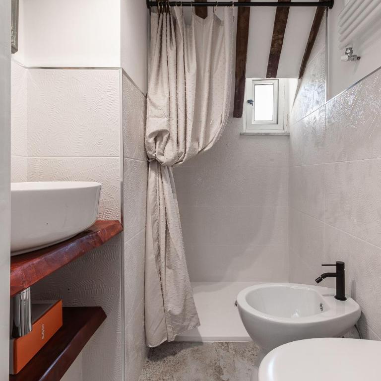 Mansarda nel Centro Storico di Genova con 5 posti letto - Appartamento con 2 Camere da Letto - 16