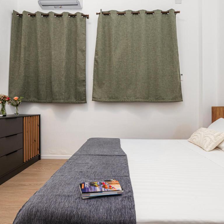 SantOliva Urban Apartment - Two-Bedroom Apartment - 2
