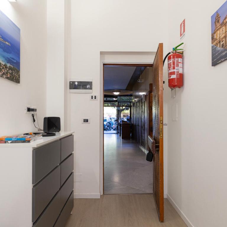 SantOliva Urban Apartment - Two-Bedroom Apartment - 16