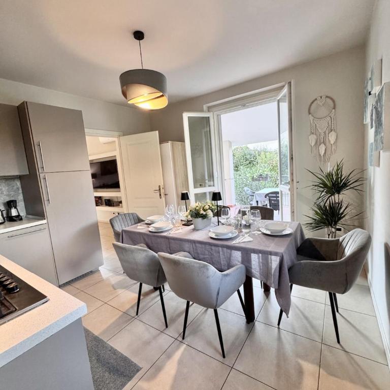 The Artists Villa - Modern Villa with Swimming Pool, Garden , 4 bedrooms and 4 bathrooms - 10 minutes from the city centre - Villa con Vista Giardino - 6