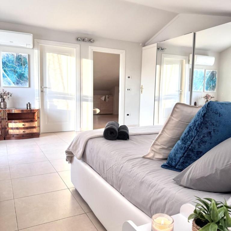 The Artists Villa - Modern Villa with Swimming Pool, Garden , 4 bedrooms and 4 bathrooms - 10 minutes from the city centre - Villa con Vista Giardino - 10
