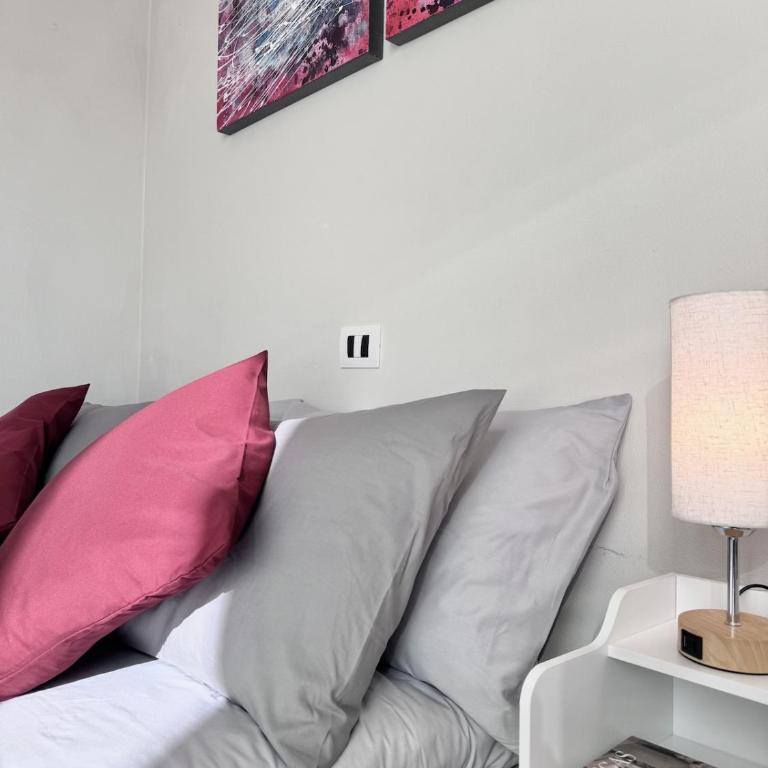 The Artists Villa - Modern Villa with Swimming Pool, Garden , 4 bedrooms and 4 bathrooms - 10 minutes from the city centre - Villa con Vista Giardino - 52