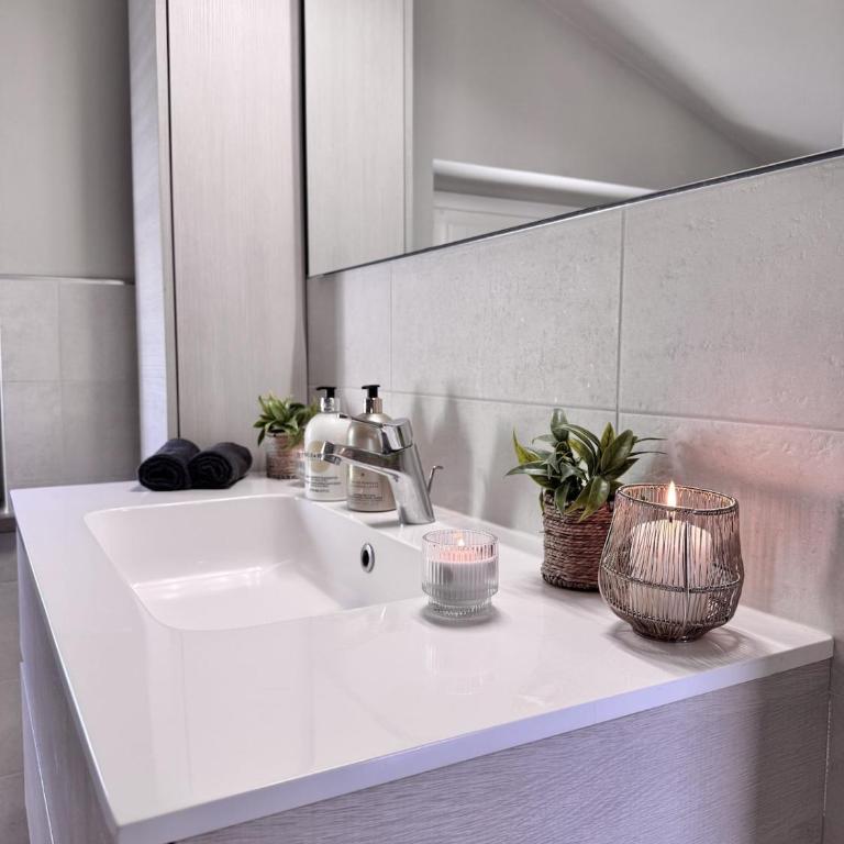 The Artists Villa - Modern Villa with Swimming Pool, Garden , 4 bedrooms and 4 bathrooms - 10 minutes from the city centre - Villa con Vista Giardino - 68