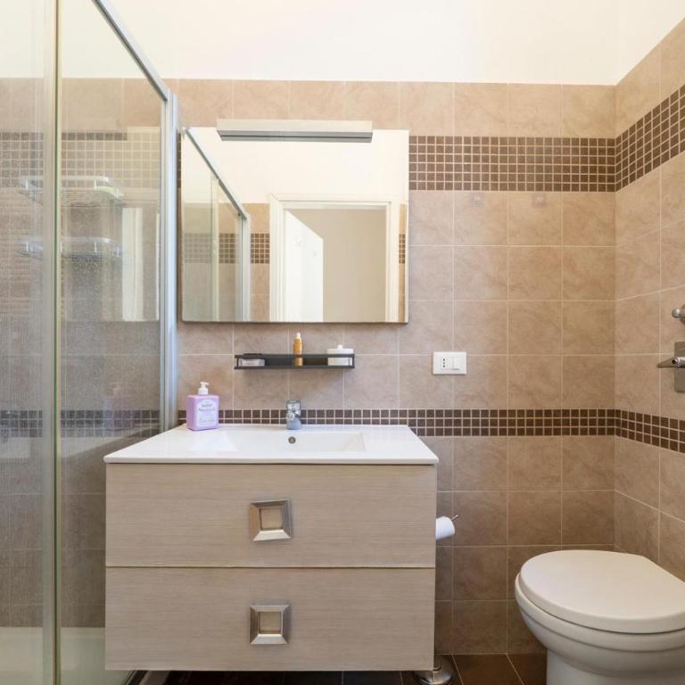 Milano Center - 7 min Station - 17 min Duomo - Wifi, AC - Appartamento con 1 Camera da Letto e Balcone - 6