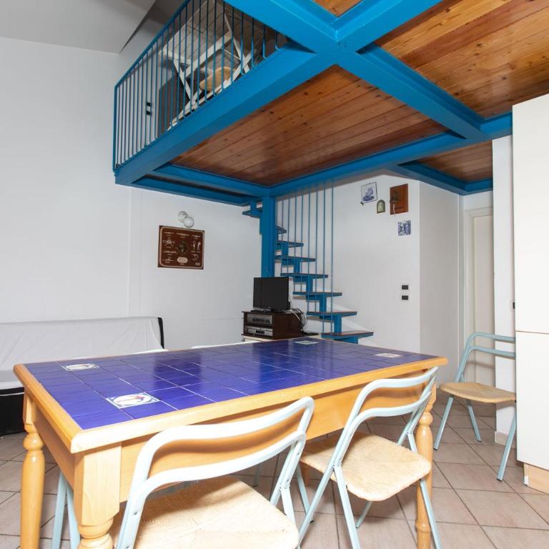 M025 - Marcelli, trilocale con terrazzo a 100m dal mare - Appartamento con 2 Camere da Letto - 4