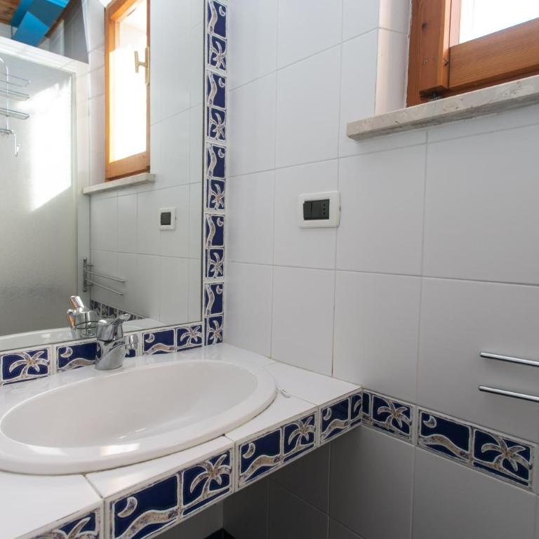 M025 - Marcelli, trilocale con terrazzo a 100m dal mare - Appartamento con 2 Camere da Letto - 20