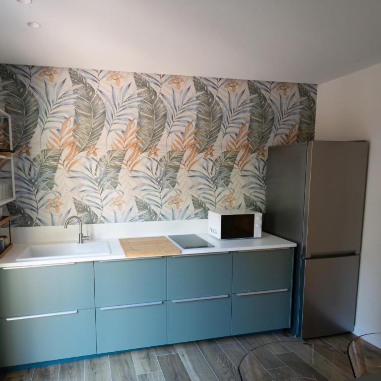 Charming Apartment Renovated - Two-Bedroom Deluxe Apartment with Balcony - 7