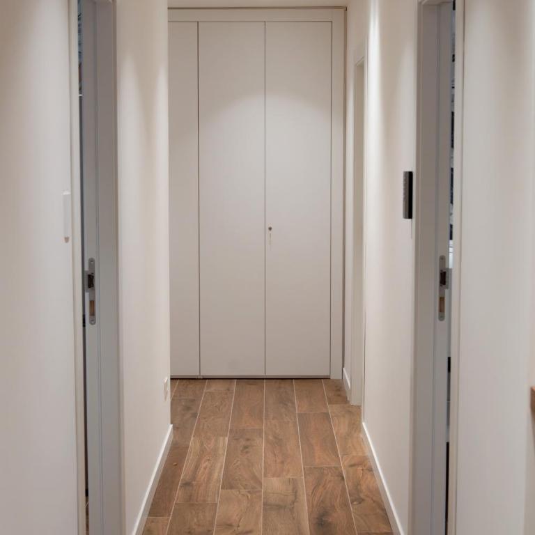 Charming Apartment Renovated - Two-Bedroom Deluxe Apartment with Balcony - 8