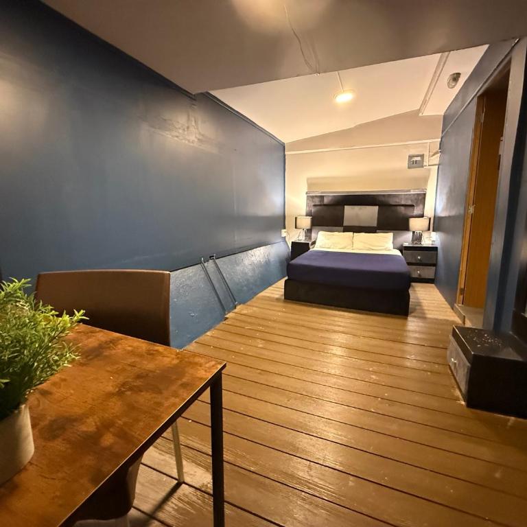 Wonder Suites - Chambre Double avec Salle de Bains Privative - 2