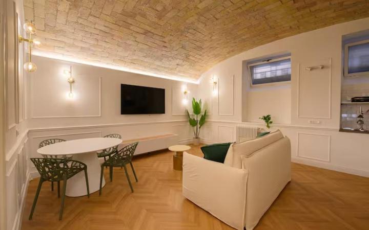 Dimora Chiana Roma Trieste - Coppedè district - Appartamento con 2 Camere da Letto - 50